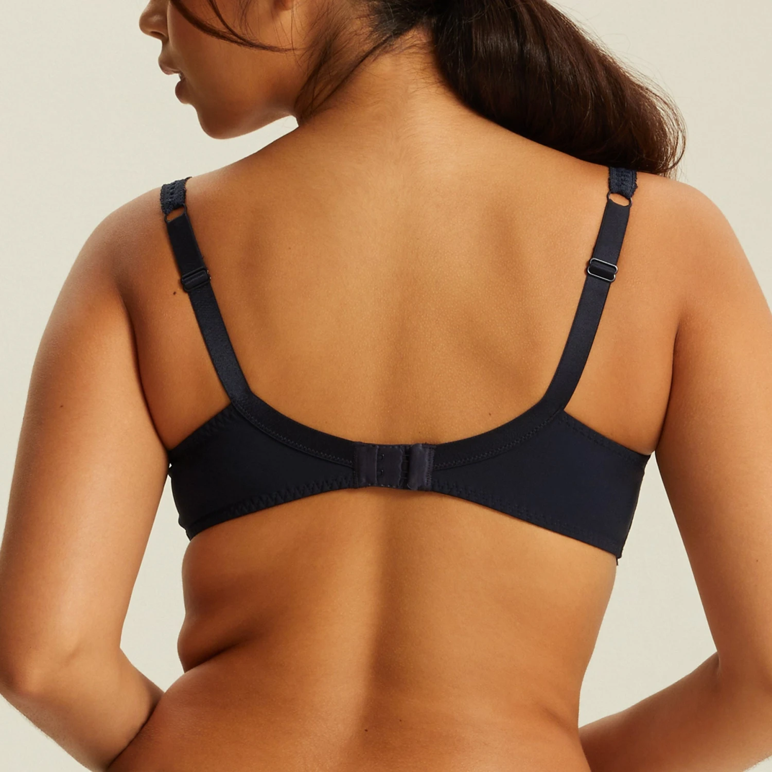 Soutien-gorge Emboîtant Avec Armatures Noir Sublime AMELIA – Image 2